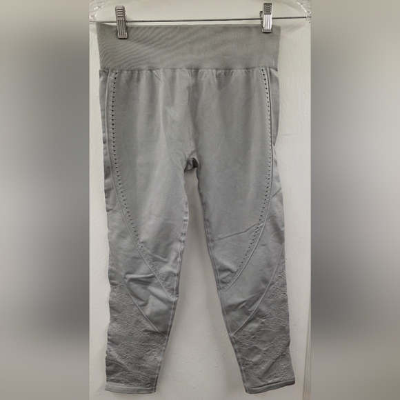 Fabletics Pants - Fabletics Gray High Rise Leggings Perforated Mesh Detail Cropped Size M
